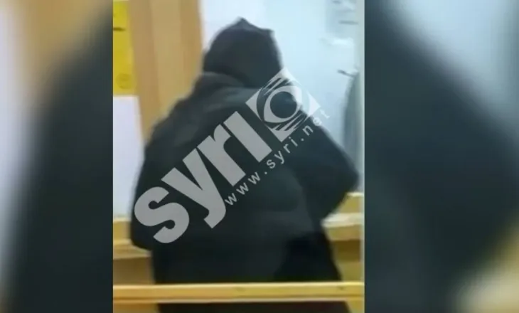 EMRI/ Grabiti 120 mijë lekë nën kërcënimin e armës, arrestohet pas disa orësh 42-vjeçari