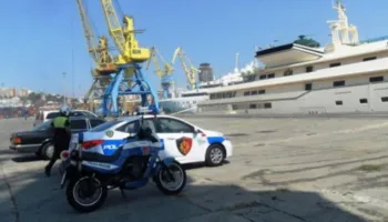 EMRI/ Po hynte në Shqipëri nga Porti i Durrësit, arrestohet 42-vjeçari me katër identitete