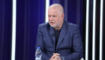 “Është për të ardhur keq”/ Baton Haxhiu reagon ashpër: Me kaq probleme sa ka PS, vetëm Berisha mund ta..