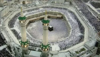 Falja e Bajramit, besimtarët mbushin Xhaminë e Madhe në Mekë