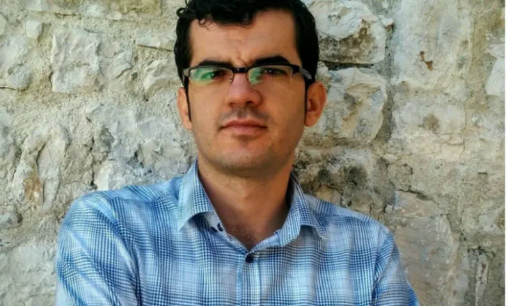 Familjarët e gazetarit Namir Lapardhaja hapin fondin e ndihmës në dy llogari bankare