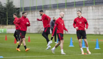 Faza play off e Kupës së Botës/ Kombëtarja zhvillon stërvitjen e parë në “Shtëpinë e Futbollit”