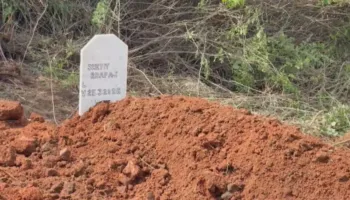 Fëmijët refuzojnë, bashkia varros 80-vjeçarin