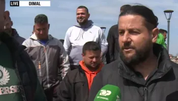 Fermerët e Dimalit në protestë: Prodhimet shiten shumë lirë. Nuk na janë dhënë dëmshpërblimet