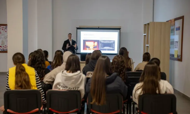 Festivali “Moisiu i ri”, nxënësit njihen me procesin e krijimit skenik