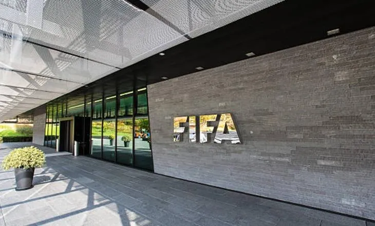 FIFA ndryshon rregullat, risitë do të aplikohen që në fazën finale të Kupës së   Botës