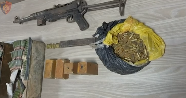 Finalizohet operacioni “Synimi”: Sekuestrohen 4 kallëpë tritoli, 2 armë zjarri dhe 1500 fishekë