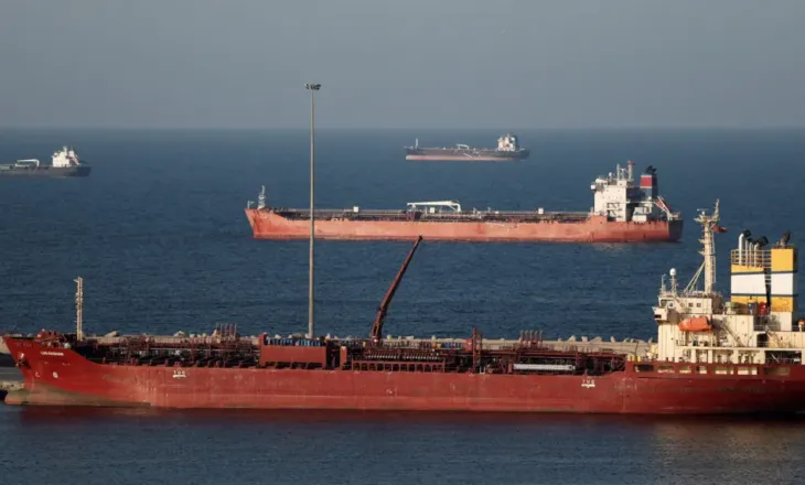 “Financial Times”: Ministrat e jashtëm të BE-së shqyrtojnë zgjerimin e misionit detar “Shields” në Ngushticën e Hormuzit