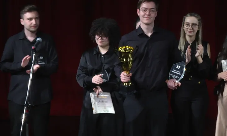 Fituesi i konkursit “Ymer Skënderi”, oboisti Moritz Koçibelli merr vlerësimin maksimal nga juria