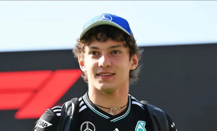 Formula 1/ Antonelli bën “bis”, fiton në Japoni dhe kryeson renditjen e përgjithshme