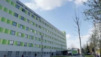 Foshnja 2-muajshe ndërroi jetë në QSUT, flet nëna mes lotësh: Shkaku ishte spitali, e nxorrën para kohe!