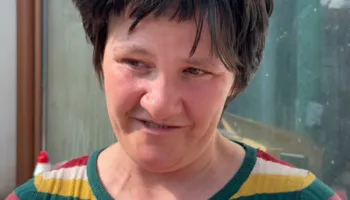 Foshnja 2-muajshe ndërroi jetë nga kequshqyerja? Prindërit mes lotësh: I dhashë të pinte…fajin e kanë spitalet, asnjë se mbajti