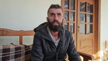 Foshnja 2-muajshe ndërroi jetë, prindërit akuzojnë mjekët: E dërgova në spital pasi nuk pinte qumësht, ata thanë merreni