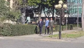 FOTO-LAJM/ Në 09:00 mbledhja e grupit parlamentar, socialistët nisin të paraqiten në Kuvend