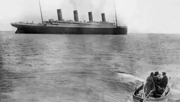 Fotografia e fundit e anijes Titanik në det