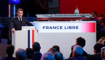 ‘France Libre’ –  Macron prezanton aeroplanmbajtësen e re franceze, më e madhja në Evropë