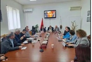 “Frederik Rreshpja në poezi e përjetësi”, tryeza shkencore mbledh studiuesit, në qendër krijimtaria e autorit