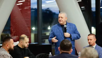 FSHF shtron iftar për familjen e futbollit shqiptar, Presidenti Duka: Futbolli & Ramazani përcjellin të njëjtat vlera