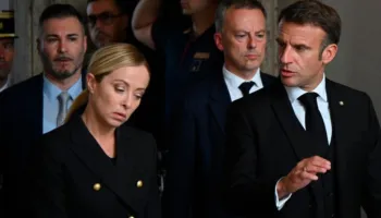 FT: Franca dhe Italia fillojnë bisedimet me Iranin për Ngushticën e Hormuzit