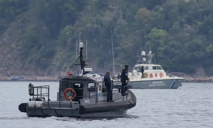 Fundosja e anijes “Frontex” në brigjet e Greqisë, në bord edhe ambasadori i Estonisë, plagosen 4 persona