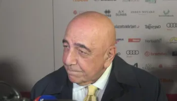 Galliani zbulon prapaskenat: Van Basten, goditja ime e madhe. Ja si e mora Ibrahimović nga Barcelona