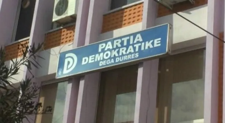 Gara për kreun e PD/ Zgjidhet kryetari i demokratëve, në Degën Nr. 2 në Durrës