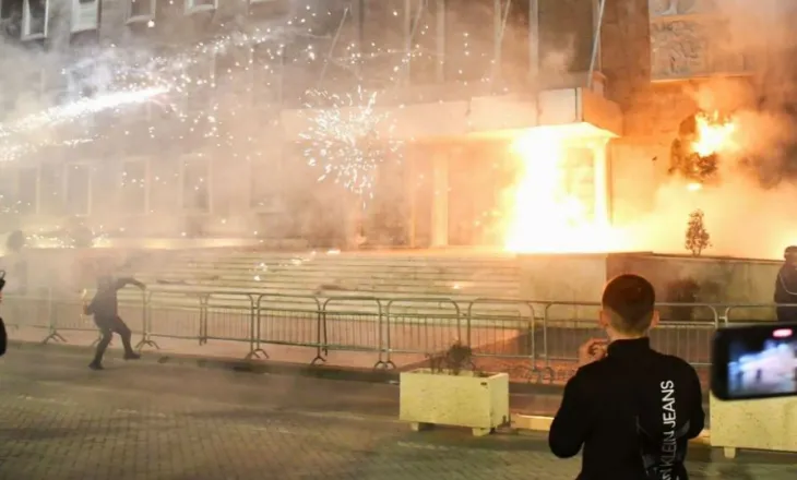 Gazeta ‘Der Standard’: Shqiptarët ngrihen kundër korrupsionit, komplikohet rruga e integrimit në BE