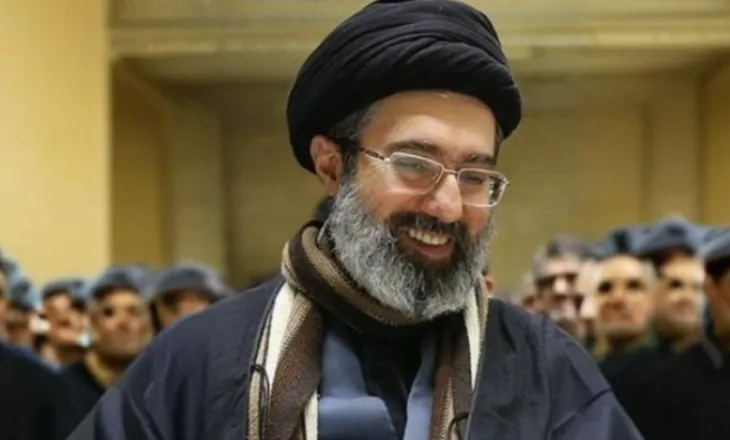 Gazetari izraelit: Plagoset djali i Ali Khameneit