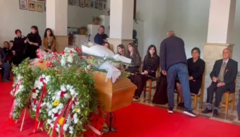 Gazetari Namir Lapardhaja ndërroi në moshën 40-vjeçare nga një arrest kardiak, homazhe në Pallatin e Kulturës në Berat