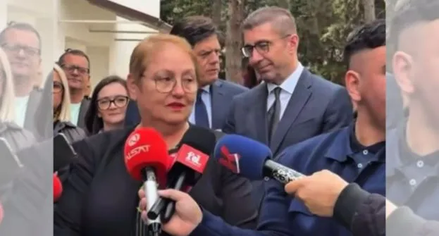 Gazetari përplaset me ministren e Arsimit të Maqedonisë së Veriut: Ju kemi thënë të merrni përkthyes kur vini në…