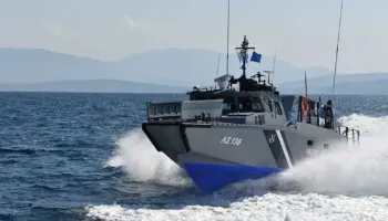 Gjashtë ditë në det dhe pa ushqim, ndërrojnë jetë 22 emigrantë nga Bangladeshi pranë brigjeve të Greqisë!