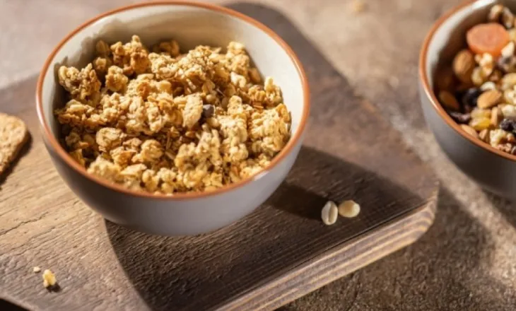 Gjashtë ushqime ‘të shëndetshme’ që mund të mos i dini se janë ultra të përpunuara