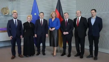 “Gjermania mbështet anëtarësimin e Shqipërisë në BE”/ Peleshi takon Presidenten e Bundestagut: Thellojmë bashkëpunimin parlamentar