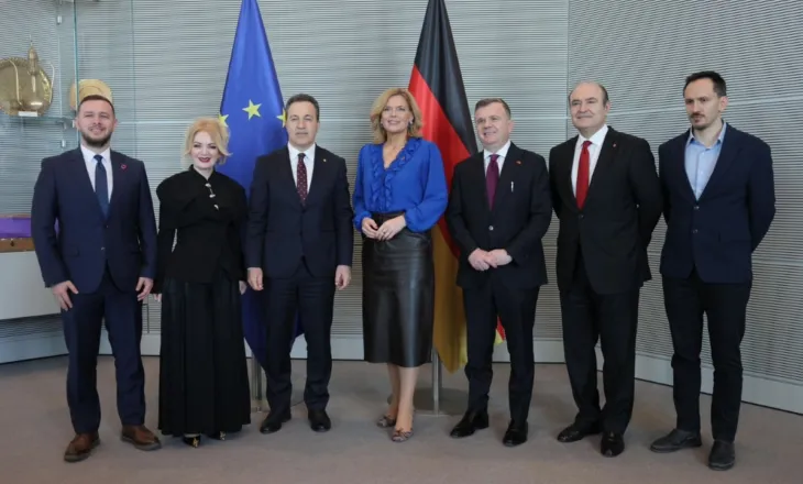 “Gjermania mbështet anëtarësimin e Shqipërisë në BE”/ Peleshi takon Presidenten e Bundestagut: Thellojmë bashkëpunimin parlamentar