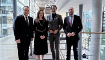 “Gjermania mbështet integrimin e Shqipërisë drejt BE”/ Opozita takon deputetin e Bundestagut: Kërkohen reforma dhe standarde demokratike