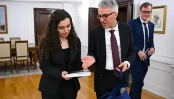 Gjermania “parashikon” se Vjosa Osmani nuk do të vazhdojë të mbetet presidente
