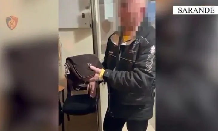 Gjeti çantën me 17 mijë dollarë, qytetari e dorëzon në Policinë e Sarandës