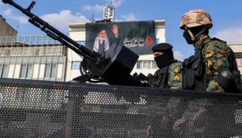 Gjueti spiunësh dhe arrestime masive/ Irani var një shtetas suedez, qindra persona në pranga në Gjirin Persik