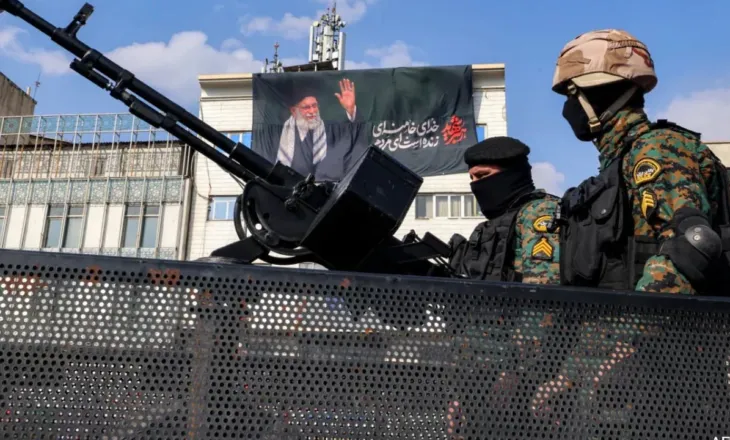 Gjueti spiunësh dhe arrestime masive/ Irani var një shtetas suedez, qindra persona në pranga në Gjirin Persik