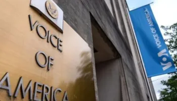 Gjykata urdhëron administratën Trump të rihapë Zërin e Amerikës