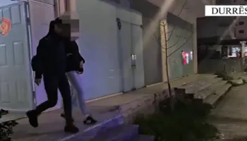 Goditet “çerdhja” e prostitucionit në Durrës, procedohen 2 braziliane dhe 2 të tjera në kërkim, e pëson administratori i hotelit (VIDEO)