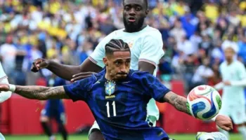 Gola, spektakël dhe karton i kuq në miqësoren mes Brazilit dhe Francës (video)