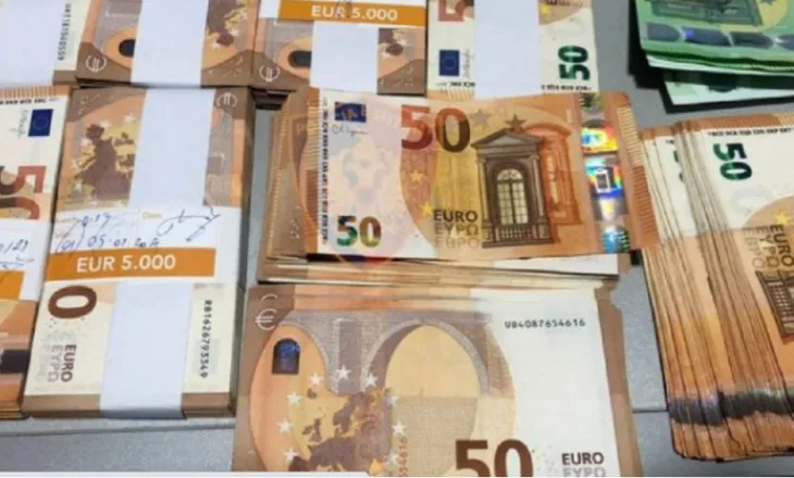 Grabitet pika e këmbimit valutor te “5 Maji”, autori hyri me armë zjarri në qendrën tregtare