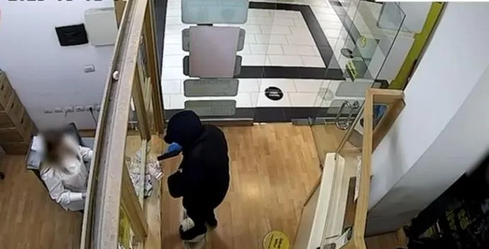 Grabiti me armë pikën e këmbimit valutor në Tiranë,  zbardhet dëshmia e autorit: Isha i detyruar, kam borxhe!