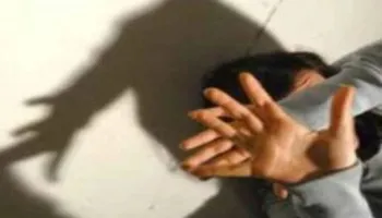 Greqi – ‘Më përdhunuan dhe më filmuan’/ 17-vjeçarja tregon tmerrin: Ishin 5 persona, më futën në një dhomë…