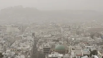 Greqia po “mbytet” nga pluhuri afrikan