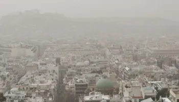 Greqia po ‘mbytet’ nga pluhuri afrikan