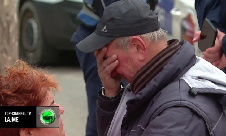 Gruaja u përplas për vdekje nga autoboti i ujit/ Bashkëshorti shkon në vendngjarje, shihet në lot