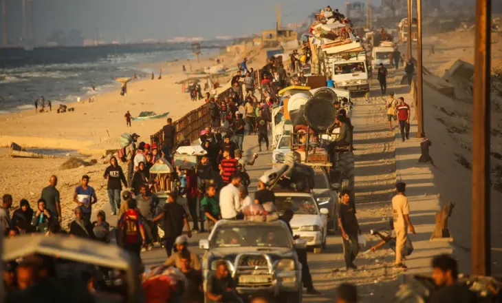 Grup i djathtë izraelit organizon fluturime misterioze për të transferuar palestinezë nga Gaza