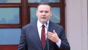 Hakerët iranianë sulmuan Postën Shqiptare, ministri Demo ngre supet: Nuk di nëse të dhënat janë vjedhur